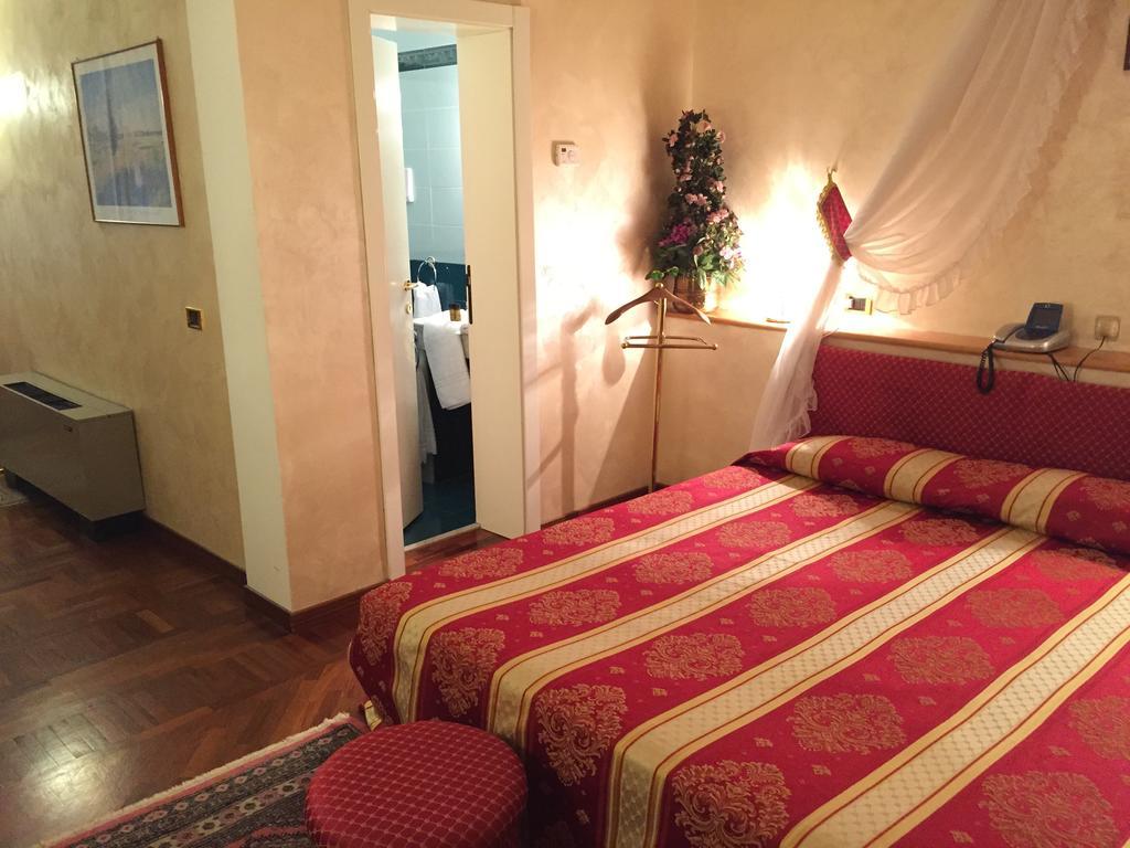 Oscar E Amorina Montegiorgio Zimmer foto